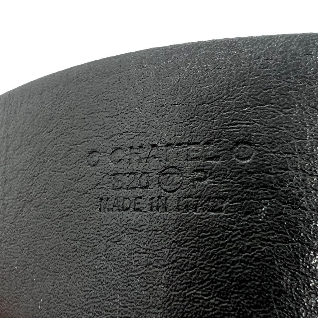 Chanel 2002 CC Logo Leather Belt